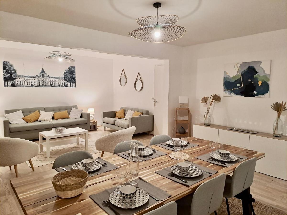 Very Beautiful Right In The Center Apartment